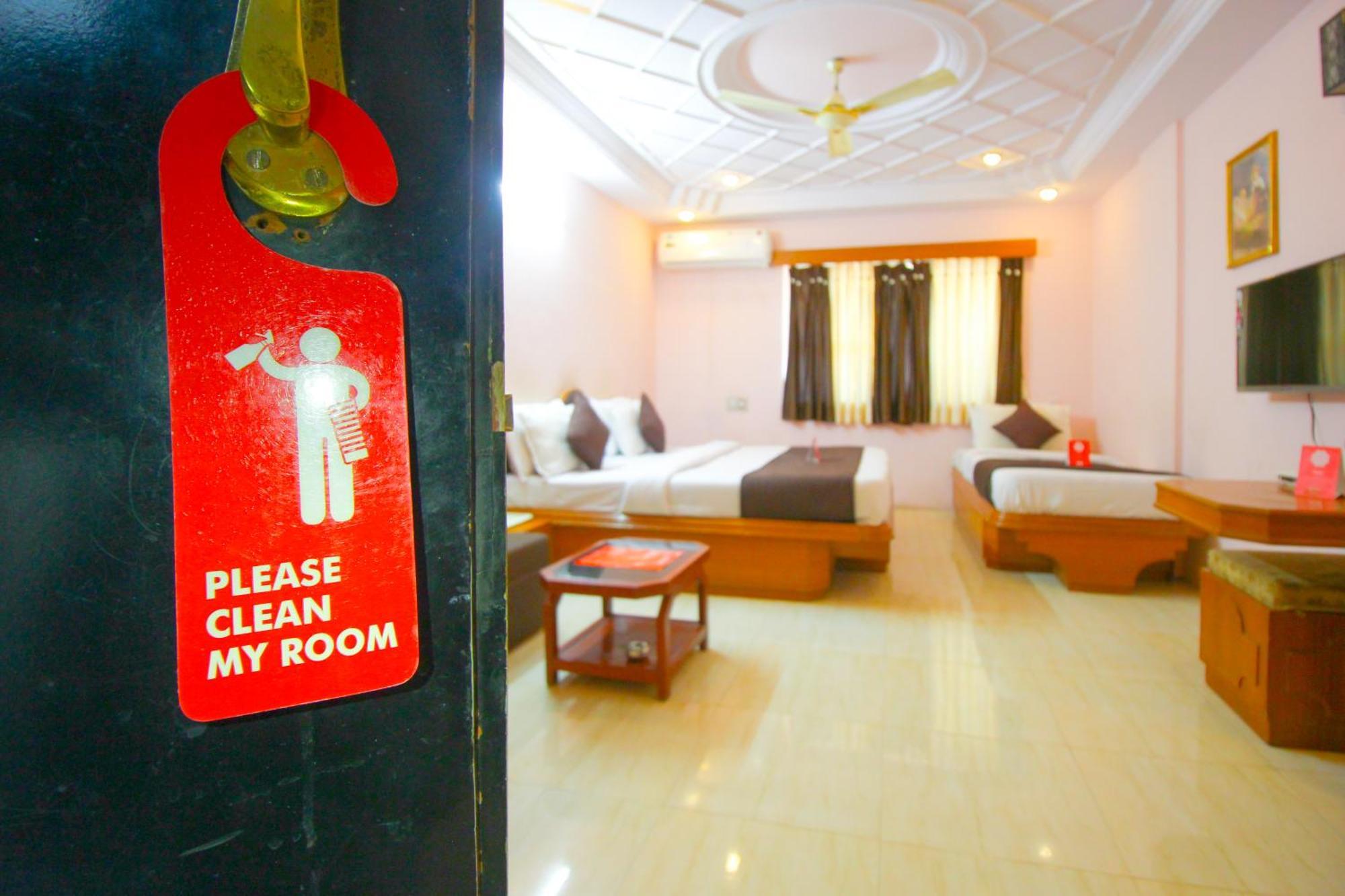 Hotel Upasana ラージコート エクステリア 写真